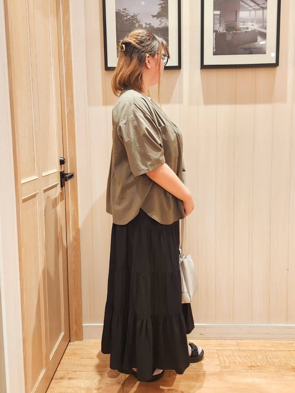 れーやんさんの「SHOO･LA･RUE｜【S-LL/汗ジミ軽減/ひんやり/UV】体型カバーに タック入りドルマントップス」を使ったコーディネート