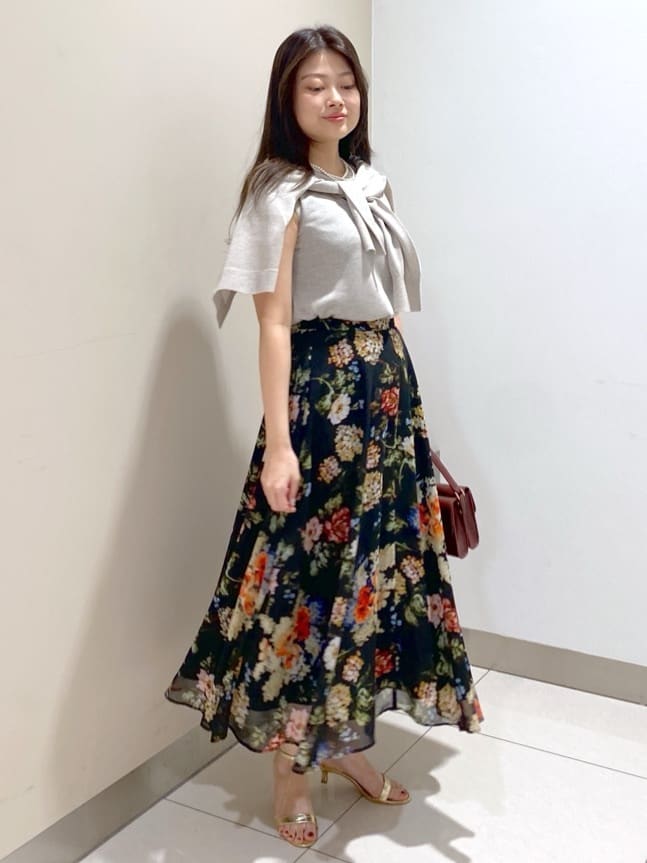 kanaさんの「UNTITLED｜【アンサンブル可/洗える】シアーノースリーブ プルオーバー」を使ったコーディネート