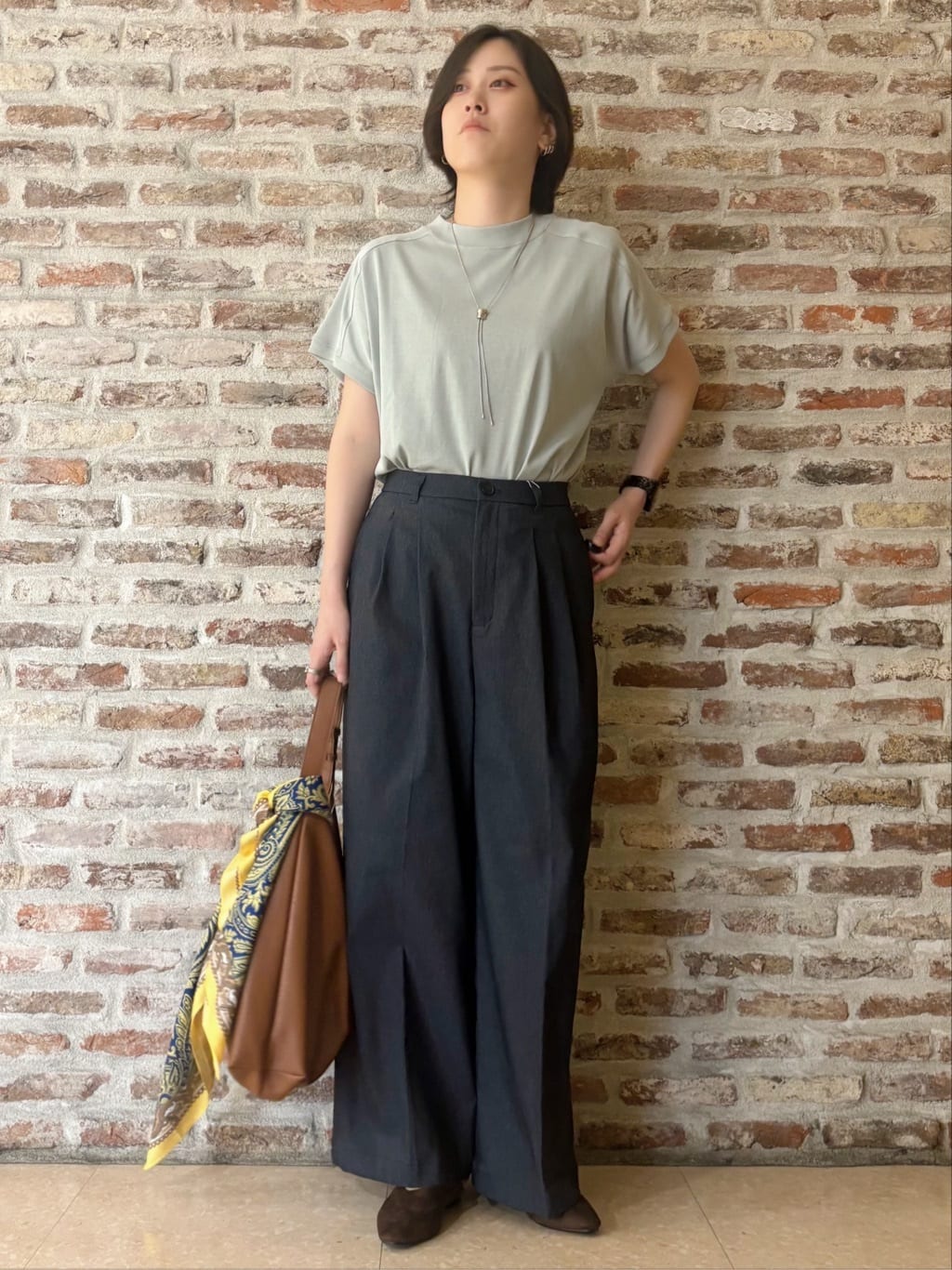 しばさんの「THE SHOP TK｜【汗染み防止】ラグランスリーブTシャツ【洗濯機OK/UVケア】」を使ったコーディネート