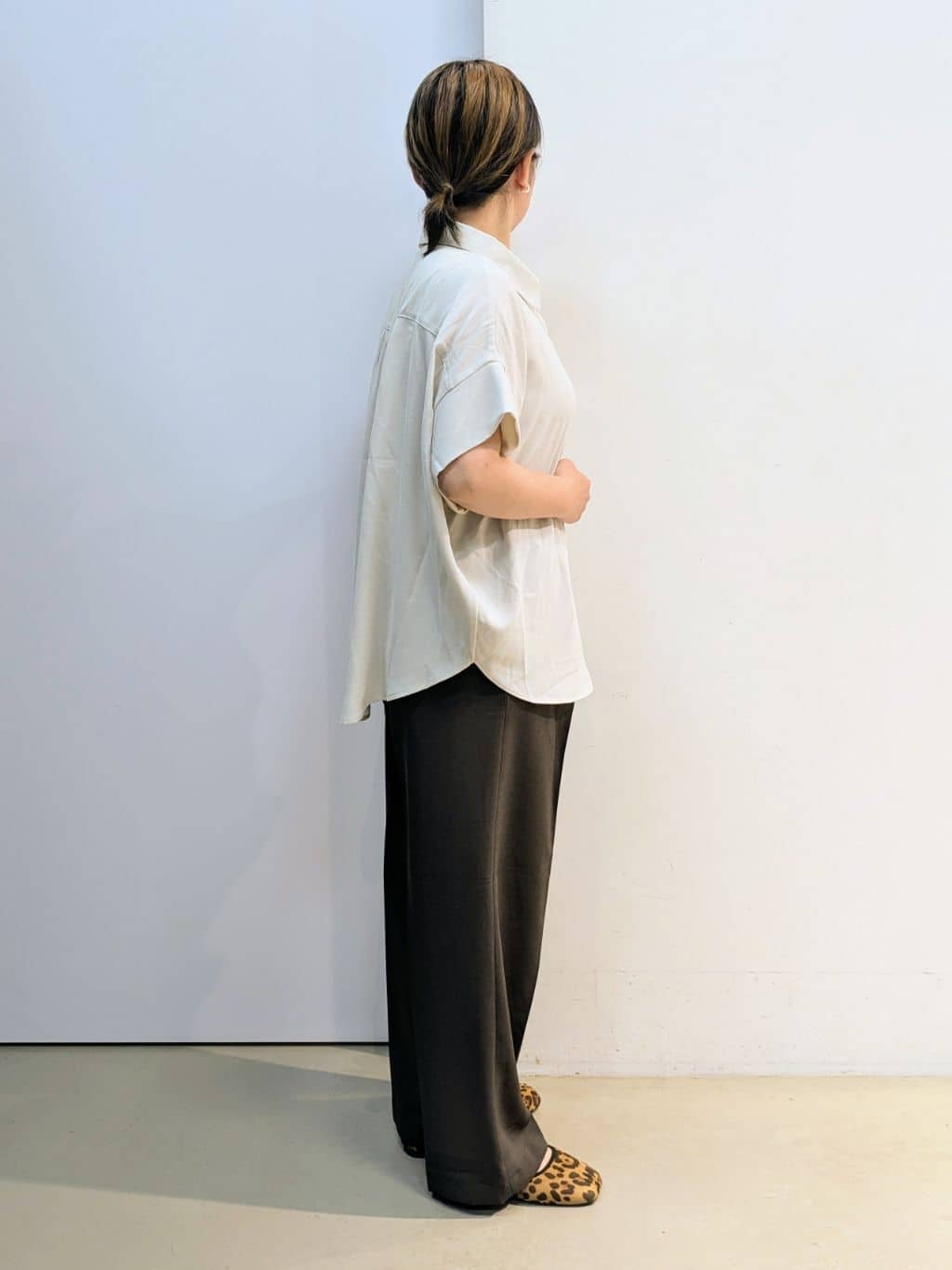 kotoさんの「THE SHOP TK｜【インしなくても決まる】スキッパーシャツ/接触冷感/防シワ/速乾」を使ったコーディネート