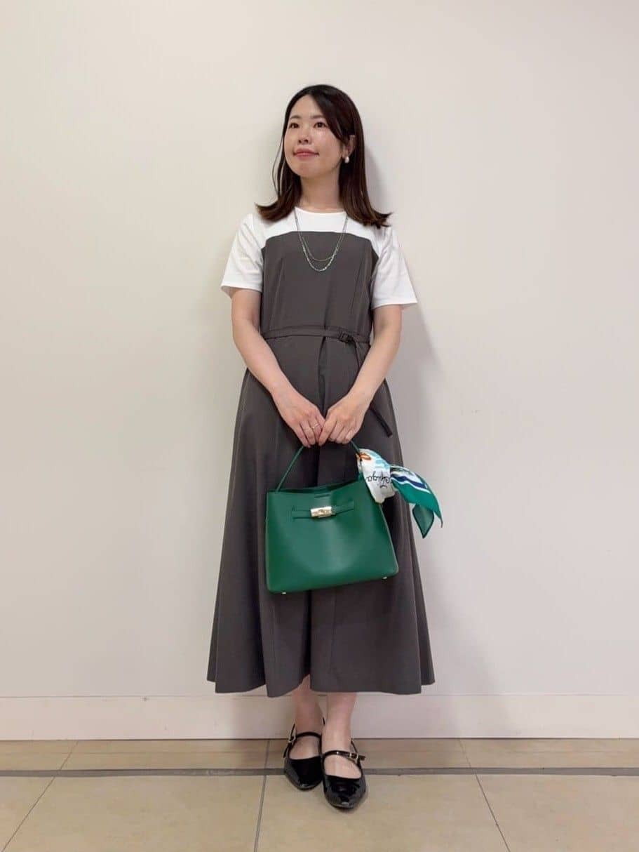 asamiさんの「UNTITLED｜【きれいめカジュアル/セミフレア】異素材ドッキングワンピース」を使ったコーディネート
