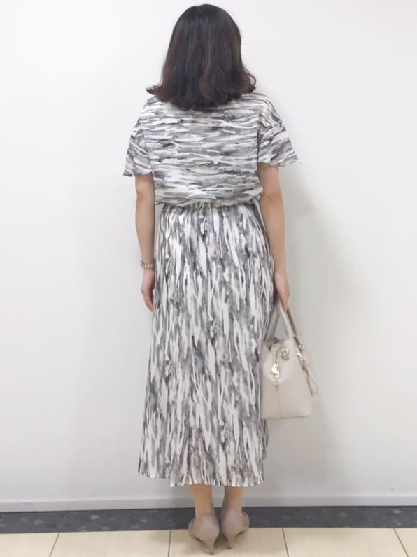 yukinaさんの「COUP DE CHANCE｜【手洗い可／日本製】プリント柄ブラウス」を使ったコーディネート