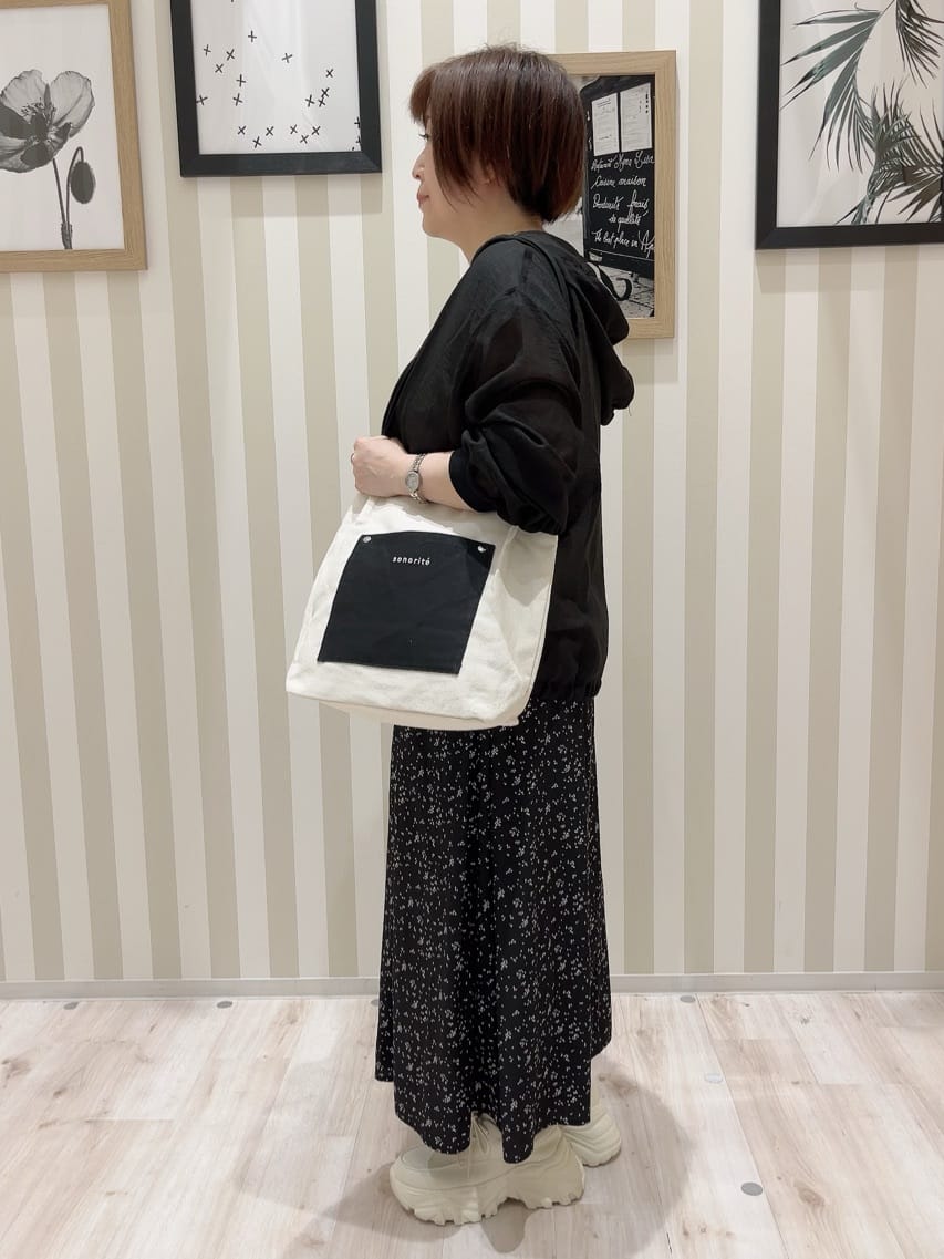 ma_miさんの「SHOO･LA･RUE｜【S-LL】柔らかシアーでこなれるフーディブルゾン」を使ったコーディネート