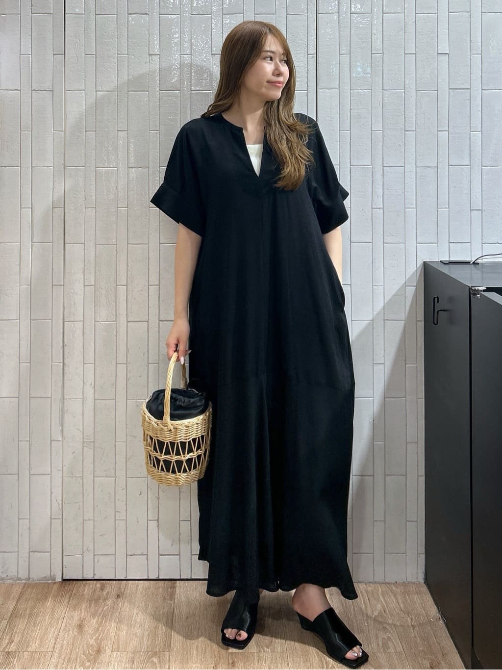 Risaさんの「OPAQUE.CLIP｜レーヨン麻キーネックワンピース【洗える】」を使ったコーディネート