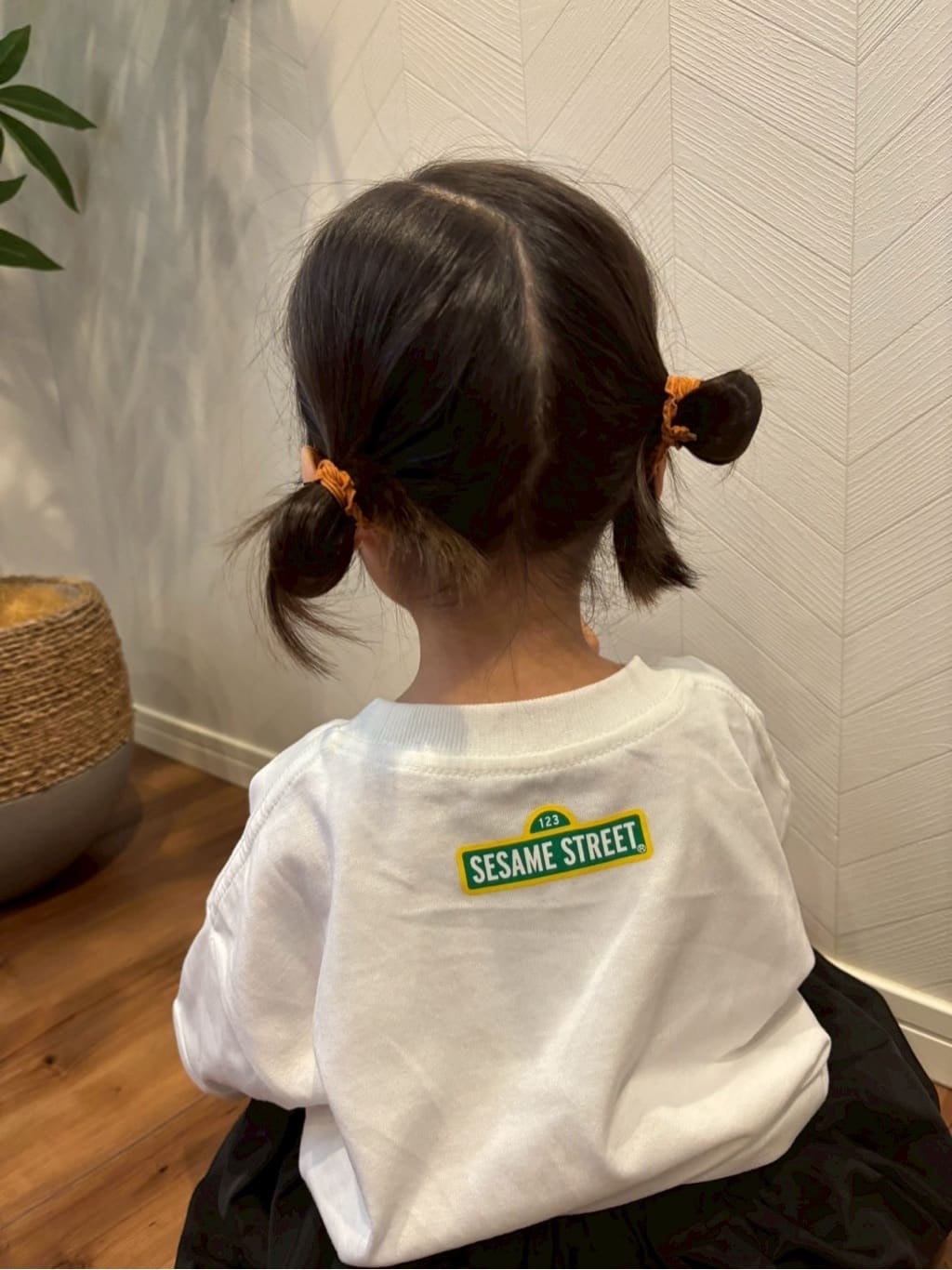 cherryさんの「THE SHOP TK｜【110-160】セサミストリートTシャツ／親子リンク」を使ったコーディネート