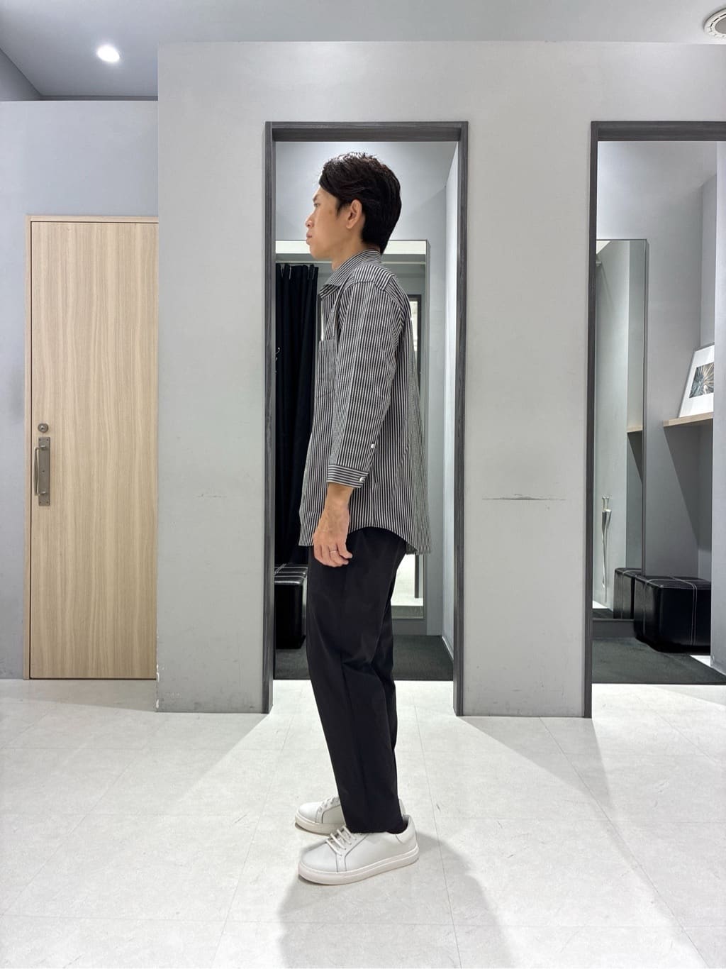 わいずみさんの「TAKEO KIKUCHI｜【3Dナイロンストレッチ】スリムイージーパンツ」を使ったコーディネート