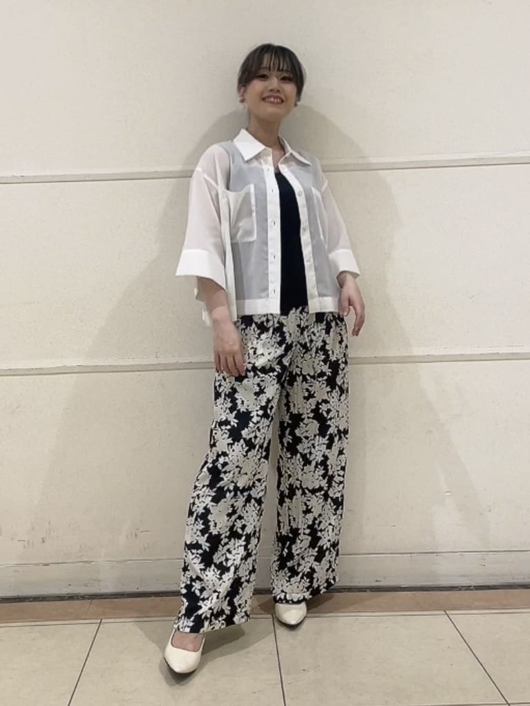 watanabeさんの「UNTITLED｜【前開き/洗える】ショート丈シアーシャツ」を使ったコーディネート