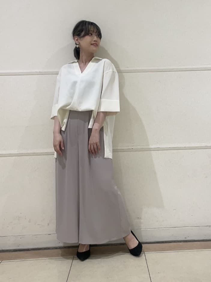 watanabeさんの「UNTITLED｜【UVカット/接触冷感/吸水速乾/ゆったり】V開きネックシャツ」を使ったコーディネート
