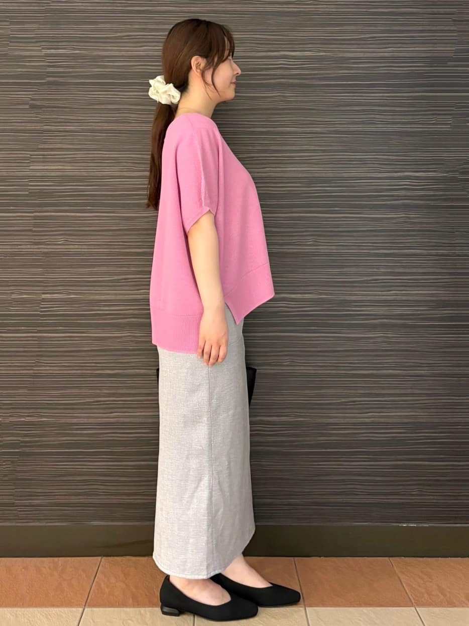 かなさんの「OPAQUE.CLIP｜《美人百花掲載》ストレッチリネンライクタイトスカート【洗濯機洗い可】」を使ったコーディネート