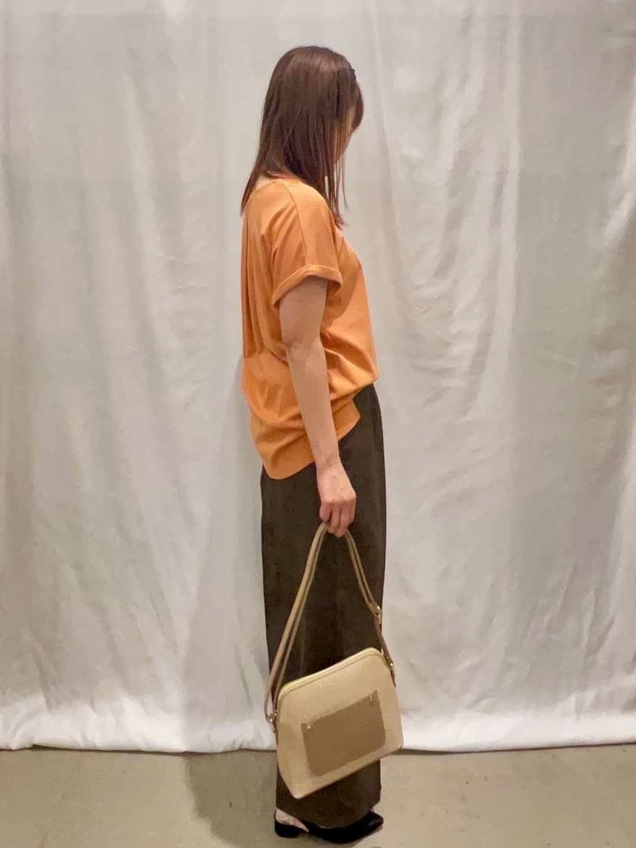 ゆっきーさんの「SHOO･LA･RUE｜【S-LL/洗濯後しわになりにくい】ゴールドパーツできれい見え 麻調タックワイドパンツ」を使ったコーディネート