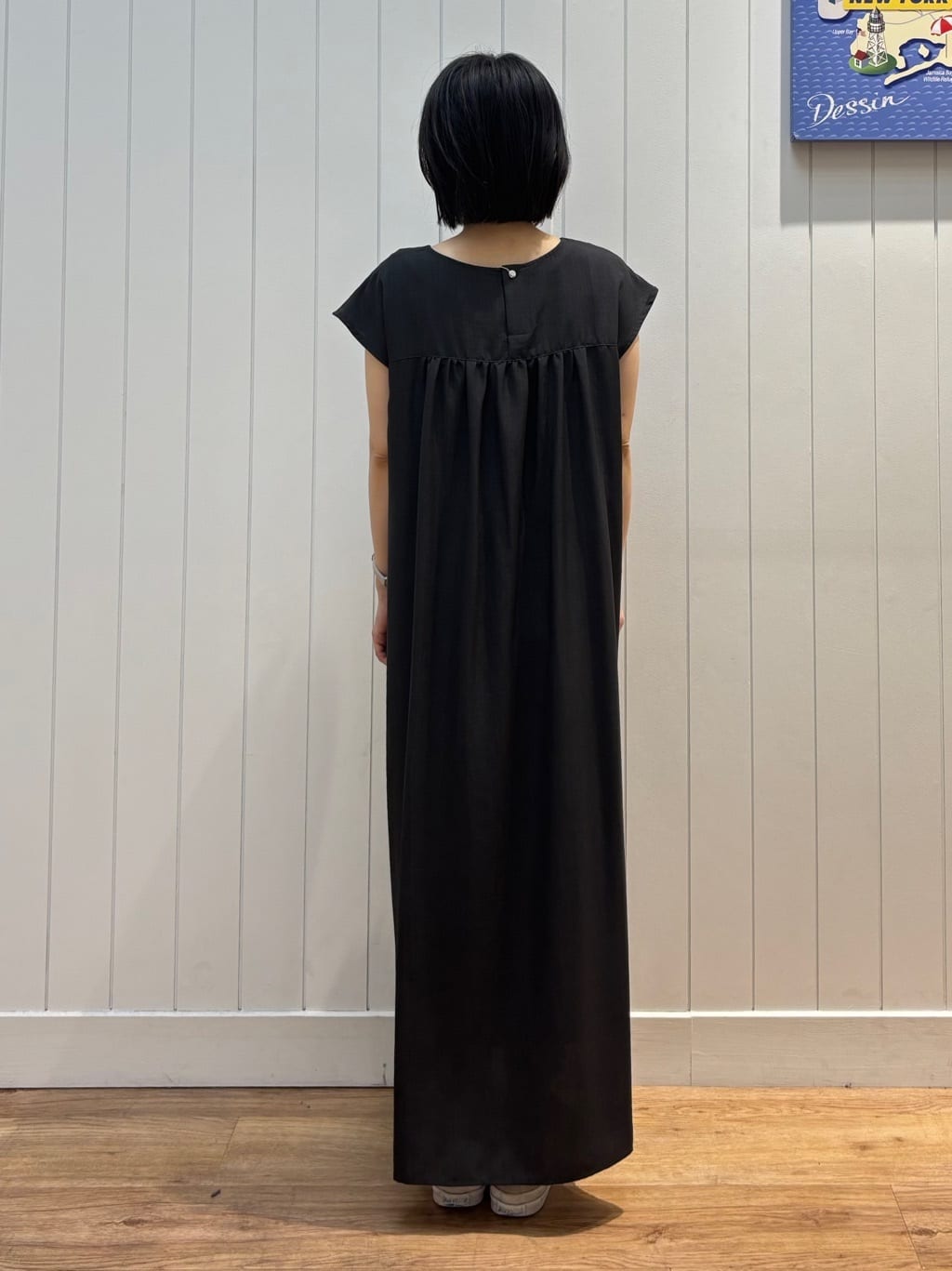 OKADAさんの「Dessin｜【洗える】ウエストドロストリングワンピース」を使ったコーディネート