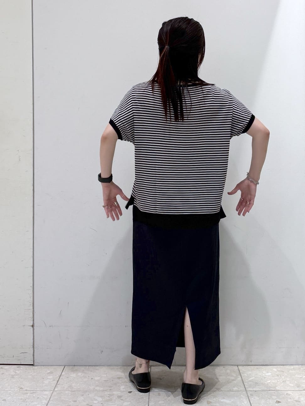 mameさんの「OPAQUE.CLIP｜《6色展開／S-LLサイズ》ドルマンスリーブニット【UV／接触冷感／洗濯機洗い可／抗ピル】」を使ったコーディネート