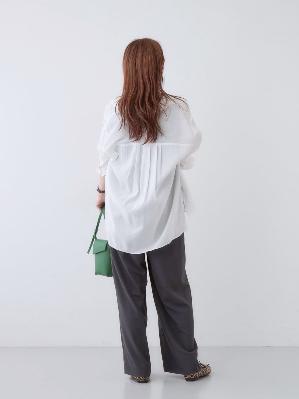 mitsukiさんの「INDIVI｜【UVケア／SETUP可能】エアリージョーゼット ワイドパンツ」を使ったコーディネート