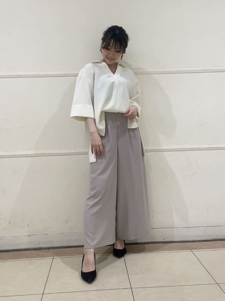 watanabeさんの「UNTITLED｜【UVカット/接触冷感/吸水速乾/ゆったり】V開きネックシャツ」を使ったコーディネート