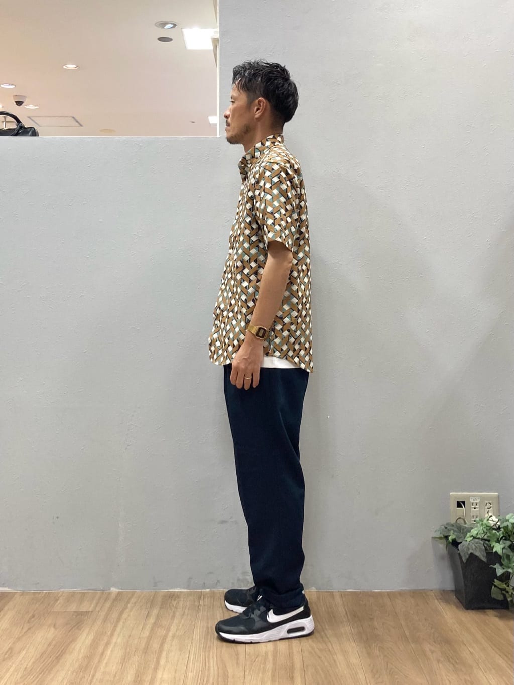 シュンさんの「TAKEO KIKUCHI｜【COOL CITY WEAR】籠目アート柄 サッカーシャツ /通気性」を使ったコーディネート