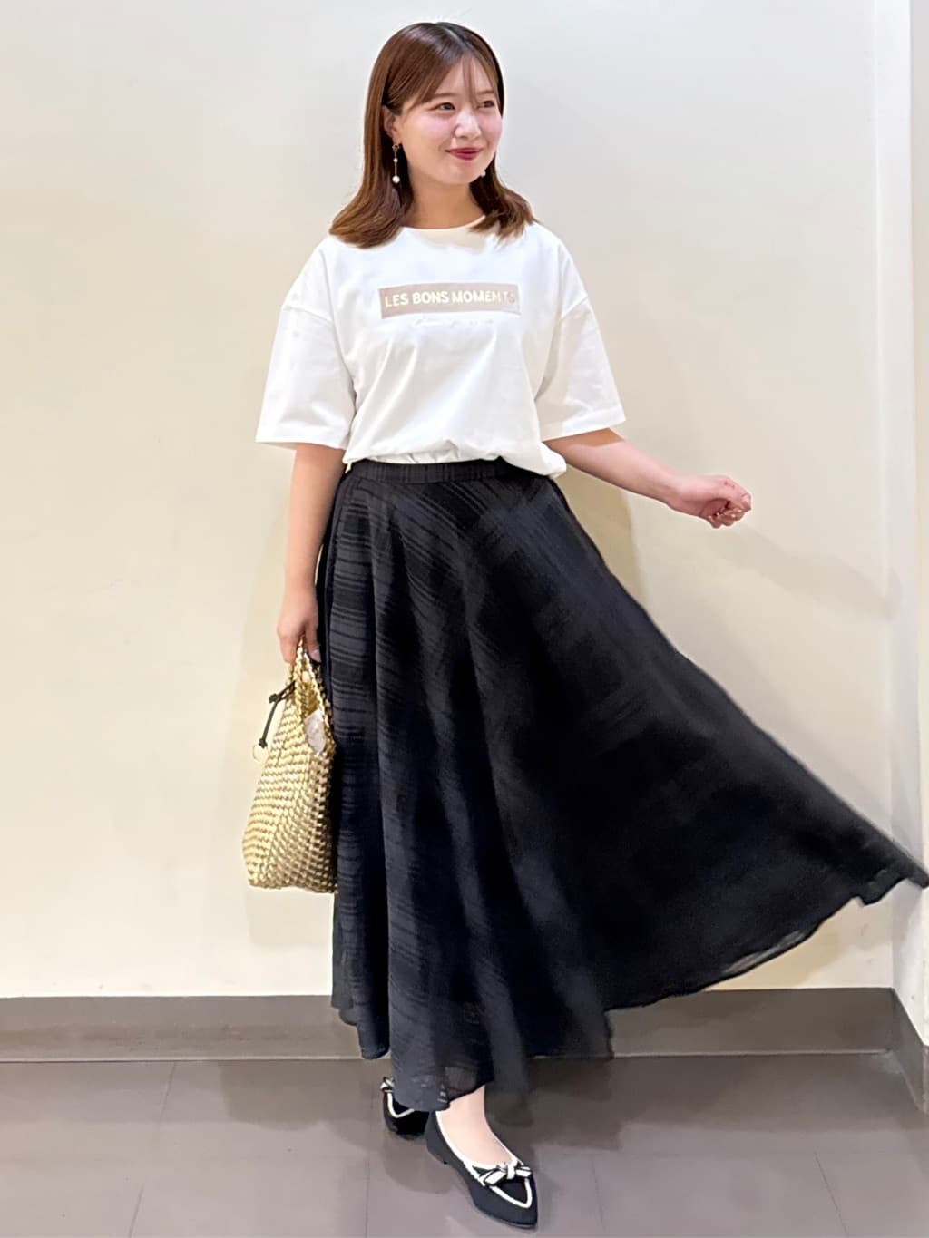 いくみさんの「UNTITLED｜【コットン100/ゆったり/ショート丈/洗える】ベロアロゴTシャツ」を使ったコーディネート