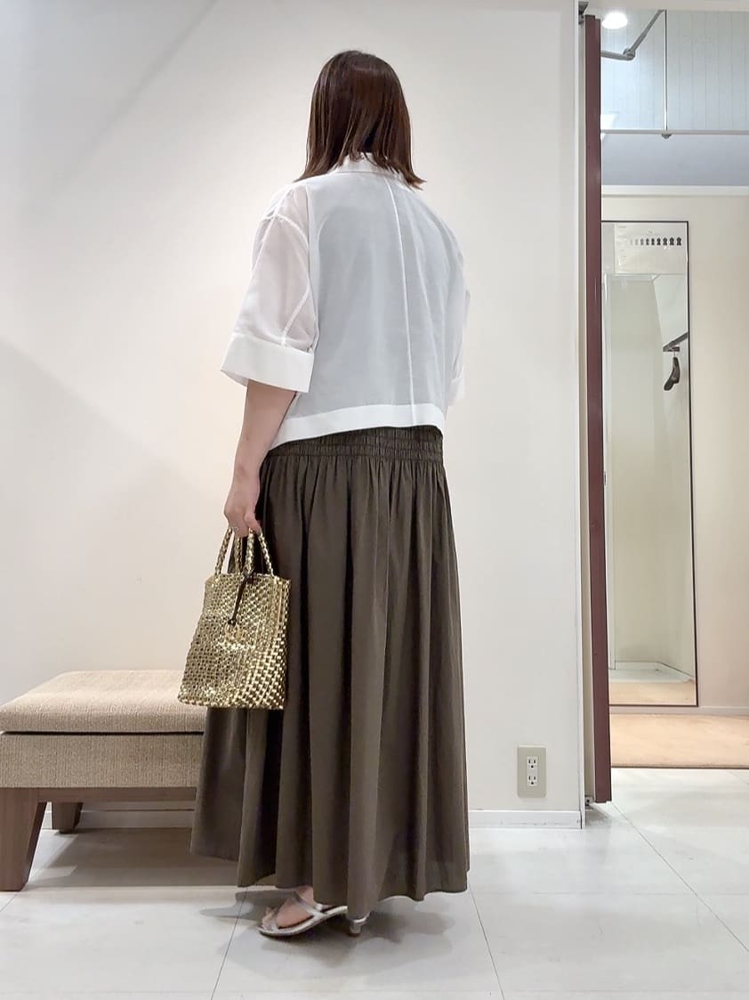 YUIさんの「UNTITLED｜【前開き/洗える】ショート丈シアーシャツ」を使ったコーディネート