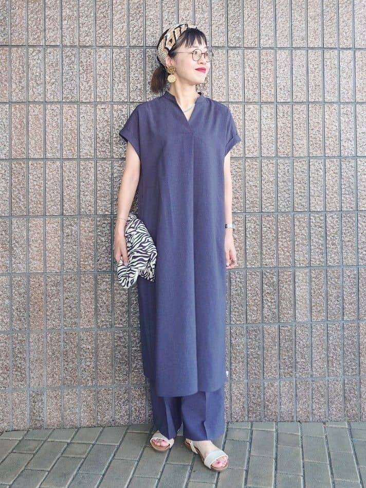 MUTSUKOさんの「UNTITLED｜【UV/はっ水】リラククールワンピース」を使ったコーディネート
