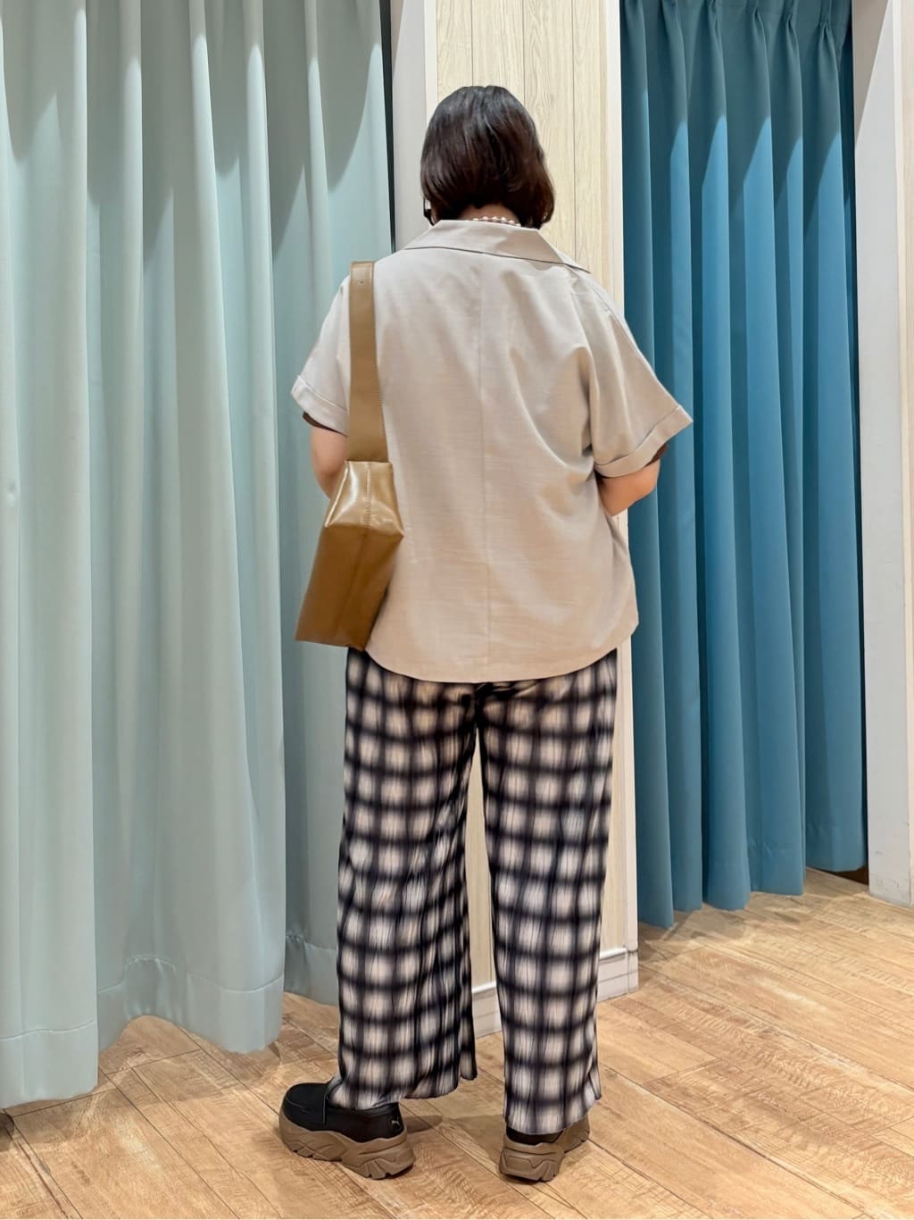 砂糖さんの「SHOO･LA･RUE｜【S-LL】さらりと着たい大人のための 麻調半袖ジャケット」を使ったコーディネート