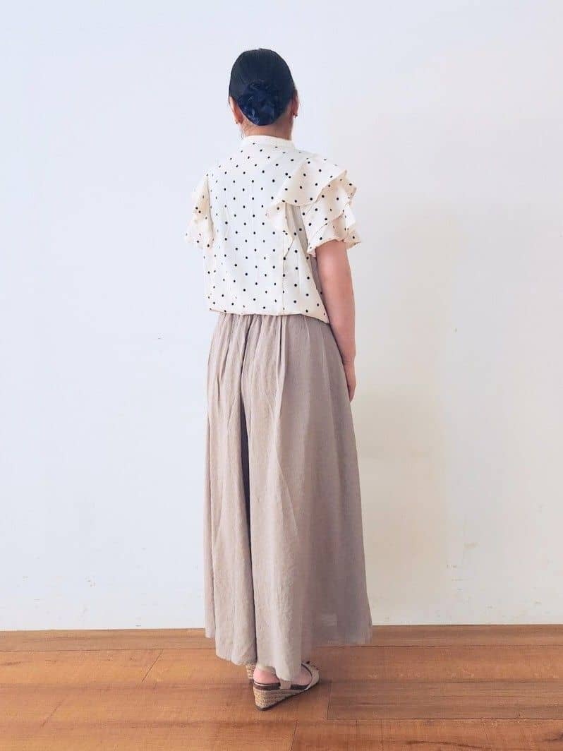 くまさんの「SHOO･LA･RUE｜【S-LL/裏地ひんやり】エアリーで涼やか 大人のシアースカーチョ」を使ったコーディネート