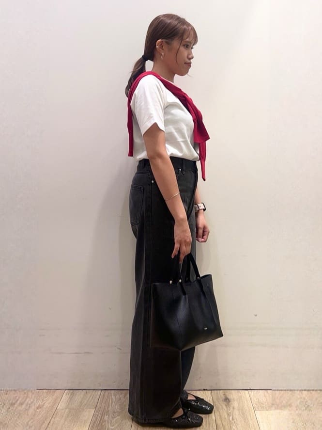Ririさんの「index｜スパンコール刺繍ロゴTシャツ【洗濯機洗い可／接触冷感／UVケア】」を使ったコーディネート