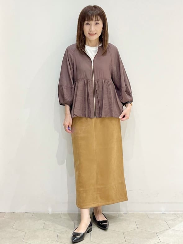 yukariさんの「OPAQUE.CLIP｜メタリック刺繍ロゴTシャツ【接触冷感／洗濯機洗い可】」を使ったコーディネート