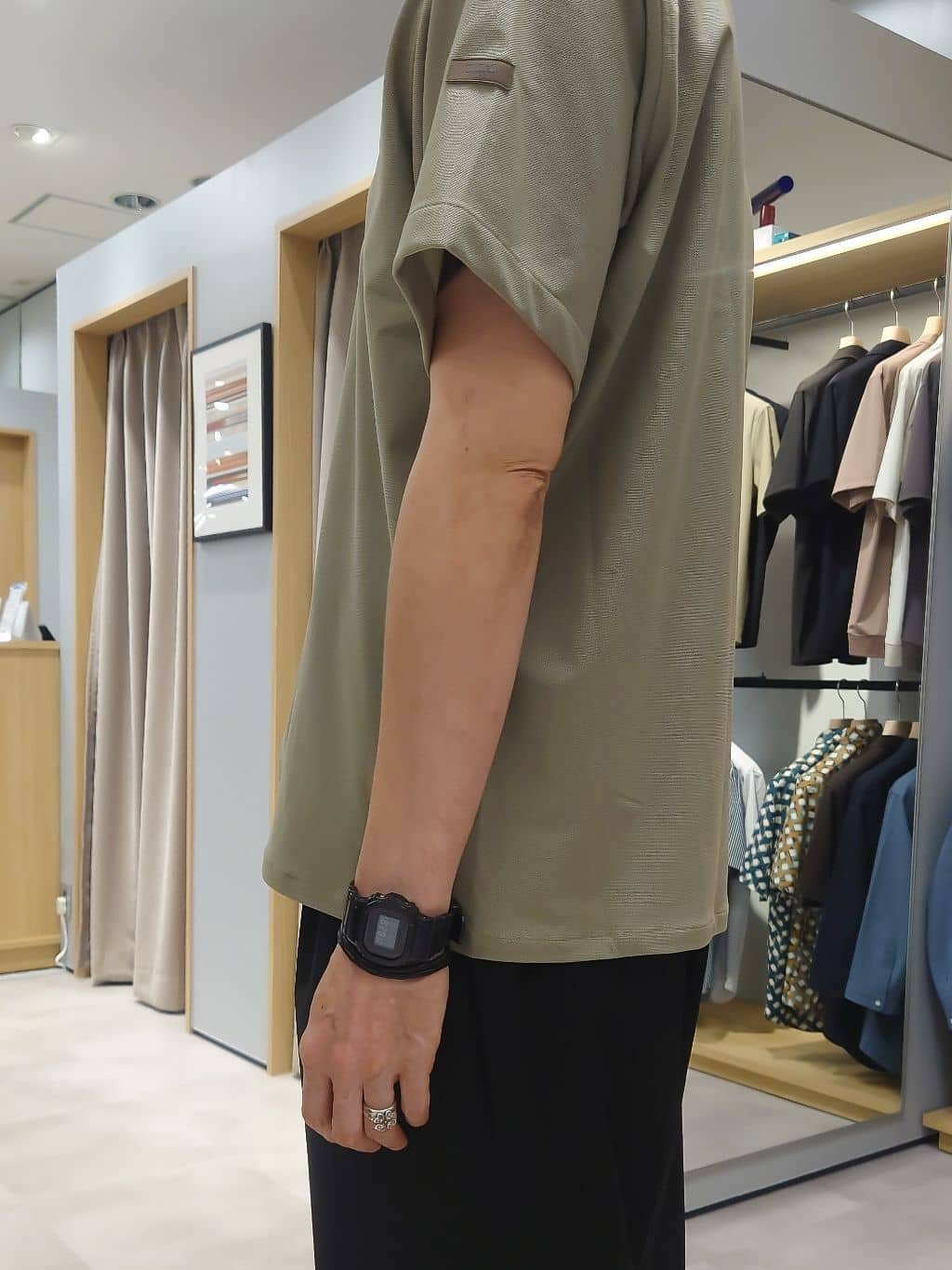 kawamuさんの「TAKEO KIKUCHI｜【COOL CITY WEAR】エアートール オープンカラーシャツ /接触冷感・通気性」を使ったコーディネート