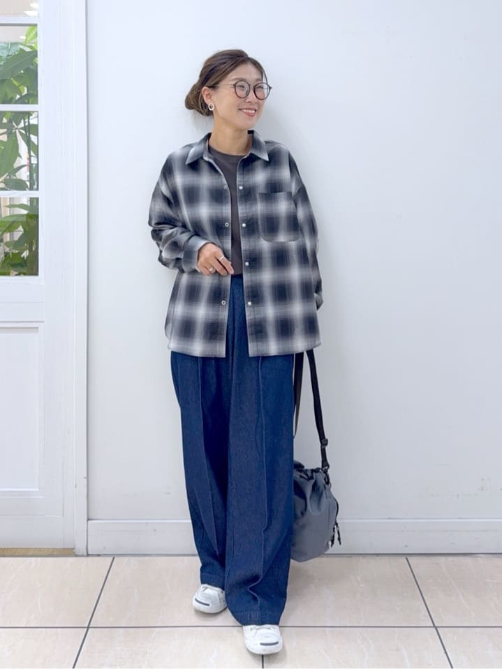 Osawaさんの「Dessin｜【洗える】シアーオンブレーチェックシャツ」を使ったコーディネート