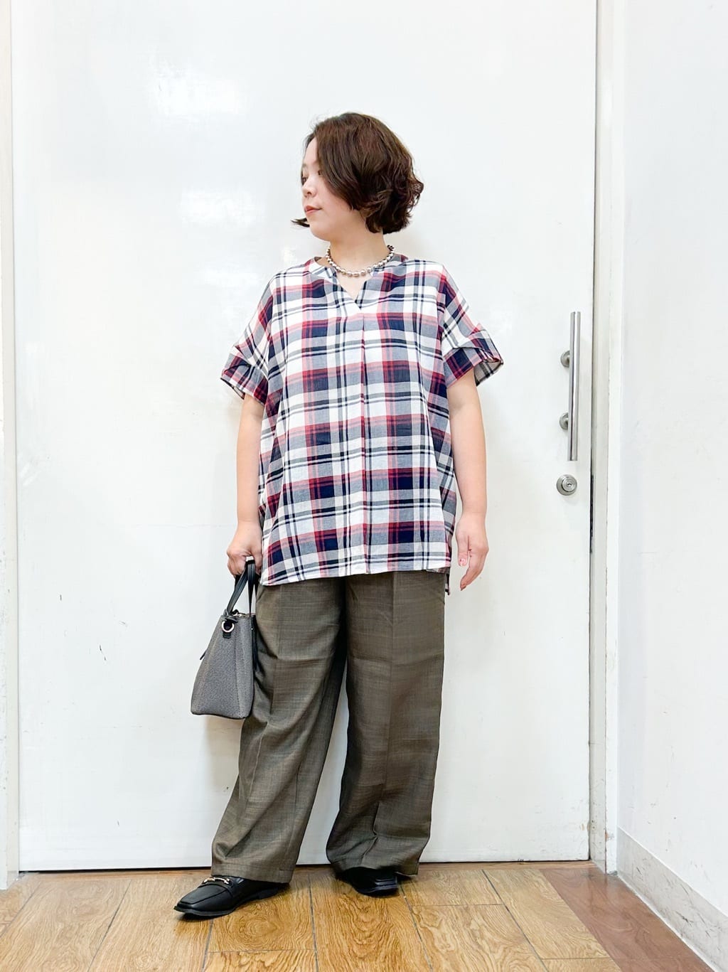 haruさんの「SHOO･LA･RUE｜【S-LL】きれいに体型カバー さらシャリコットン スキッパーシャツ」を使ったコーディネート