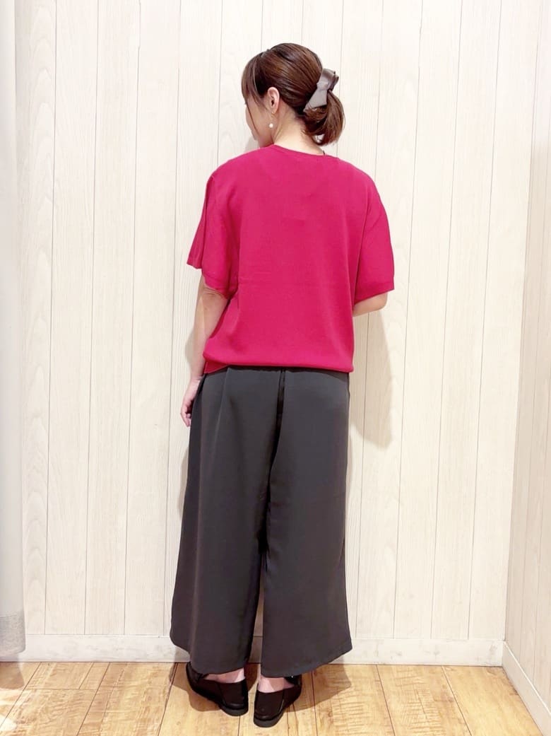 あいこさんの「SHOO･LA･RUE｜【S-LL】二の腕はカバーして魅せる フレアスリーブニット」を使ったコーディネート