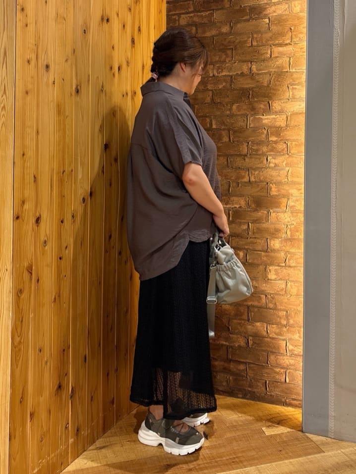 ゆかぴさんの「SHOO･LA･RUE｜【洗える/S-LL/5分袖】1枚でも羽織としても。さらさらドレープシャツ」を使ったコーディネート