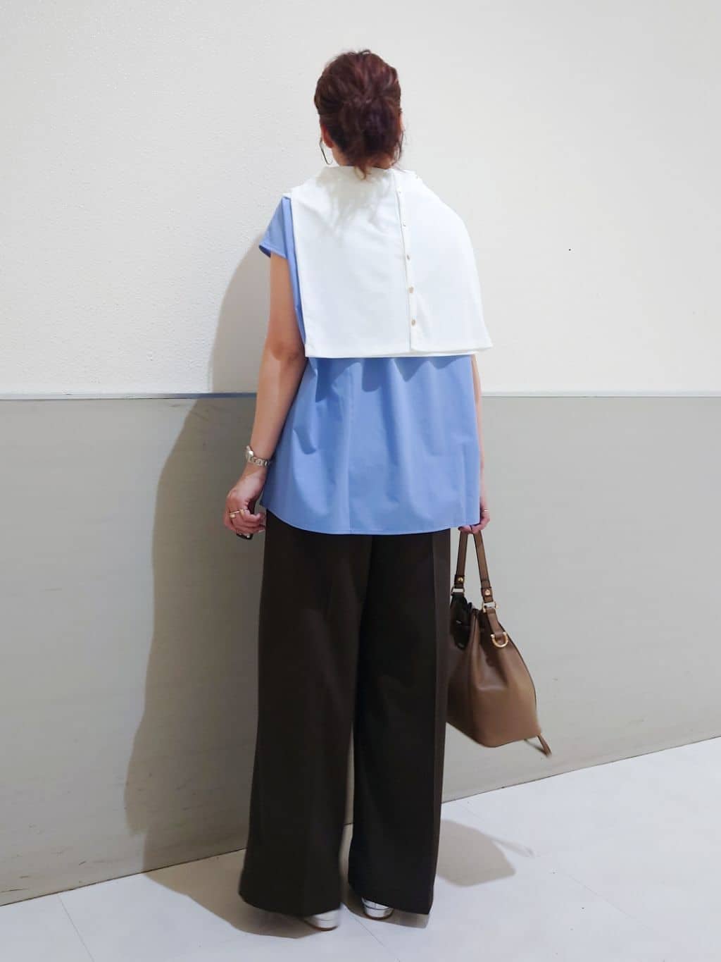 maruさんの「THE SHOP TK｜【きれいめもカジュアルもお任せ】2タックワイドパンツ【セットアップ可】」を使ったコーディネート