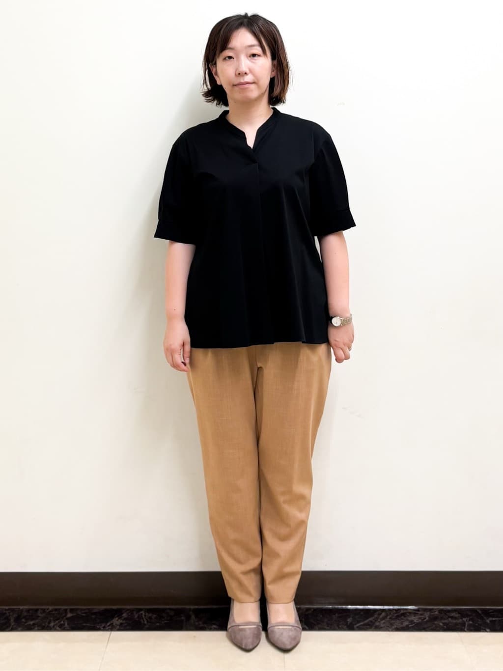 ミヨさんの「Reflect｜【すっきり見え！長め丈／マシンウォッシュ可】スキッパーネックジャージトップス」を使ったコーディネート