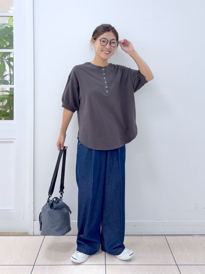 Osawaさんの「Dessin｜【360度可愛い/前後2WAY/洗える】ライトコットンヘンリーカットソー」を使ったコーディネート