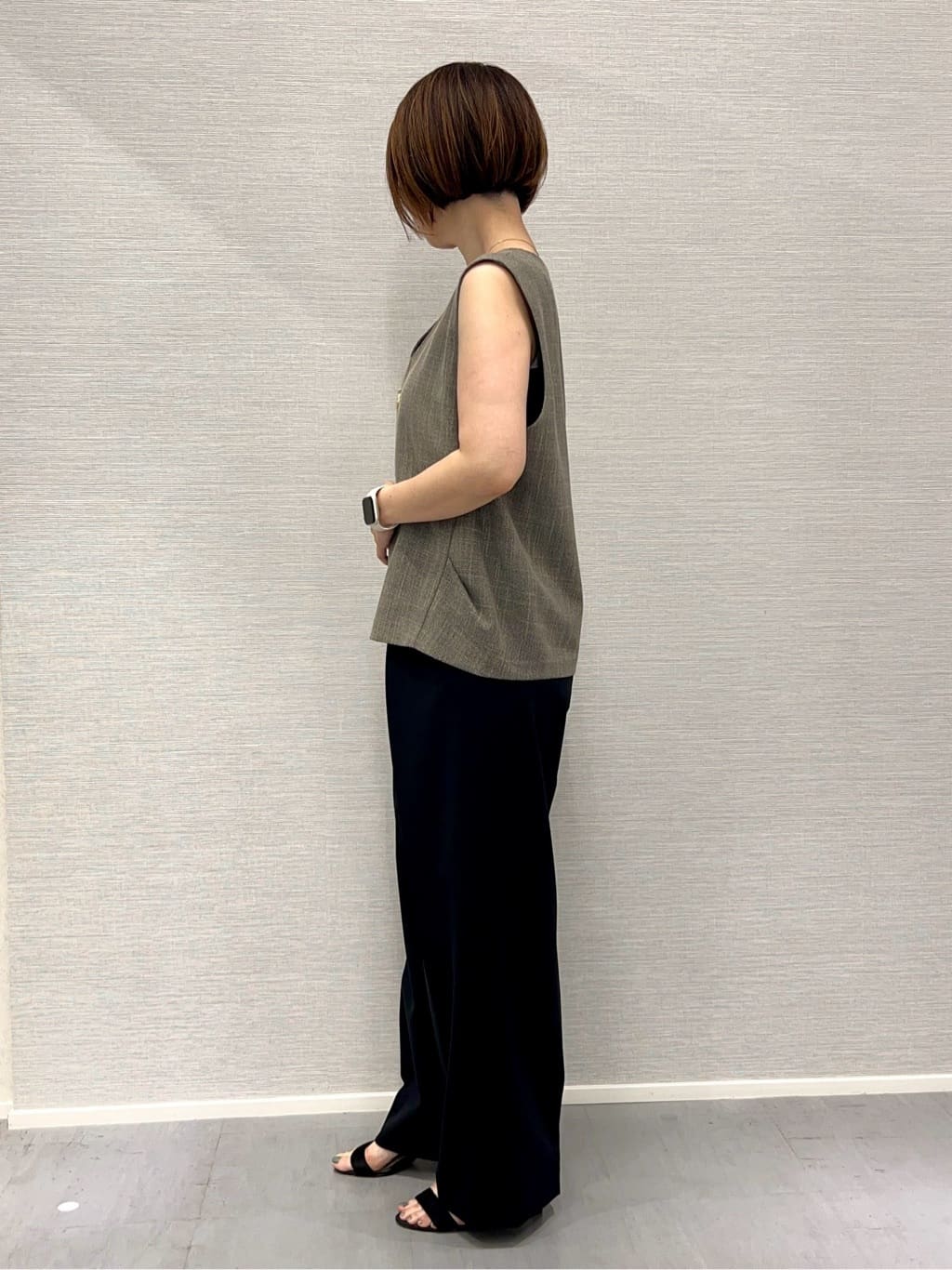 Shinakoさんの「UNTITLED｜【セットアップ可/洗える】梳毛調合繊Vネックベスト」を使ったコーディネート