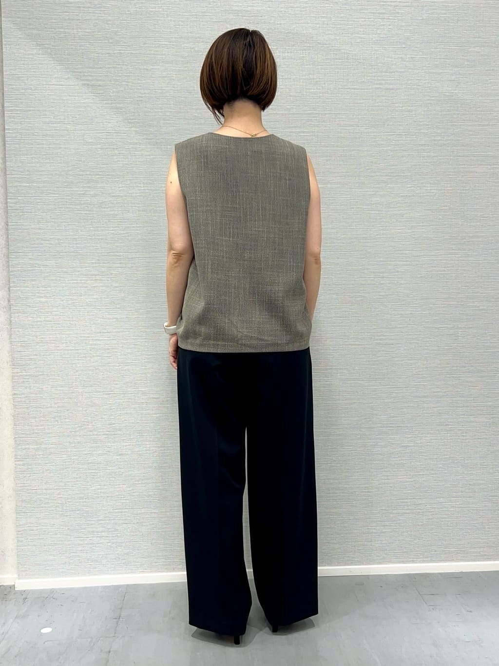 Shinakoさんの「UNTITLED｜【セットアップ可/洗える】梳毛調合繊Vネックベスト」を使ったコーディネート