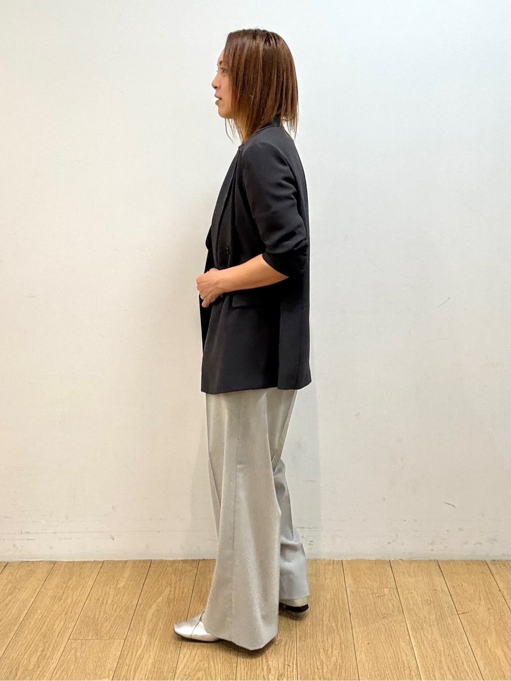 mikkoさんの「INDIVI｜フロッキードットブラウス」を使ったコーディネート