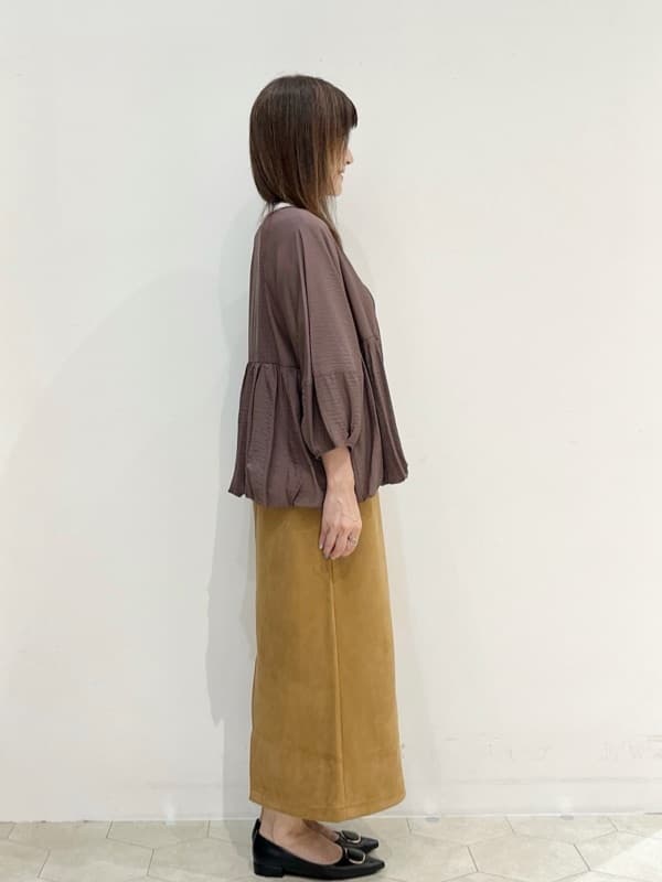 yukariさんの「OPAQUE.CLIP｜メタリック刺繍ロゴTシャツ【接触冷感／洗濯機洗い可】」を使ったコーディネート