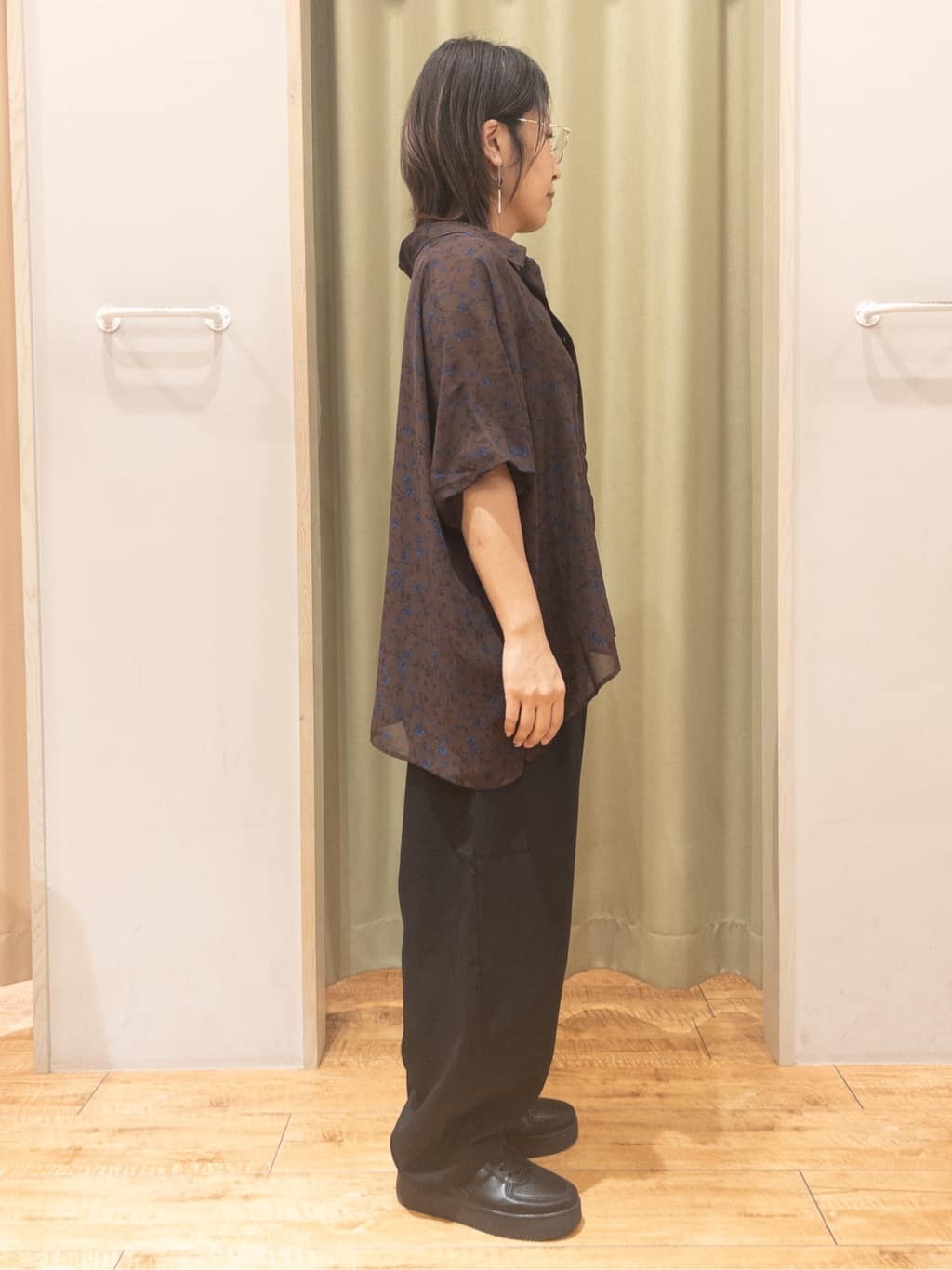 Kawa-sanさんの「SHOO･LA･RUE｜【セットアップ可】さらりと軽やか 麻調ゆるカーブパンツ」を使ったコーディネート