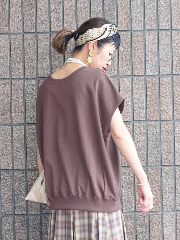 MUTSUKOさんの「UNTITLED｜【CHIGNON】別注 ミニ裏毛フレンチスリーブプルオーバー」を使ったコーディネート