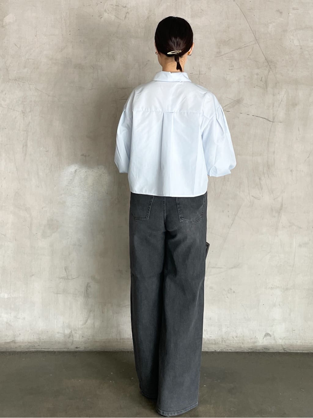 tomokoさんの「OPAQUE.CLIP｜バルーンスリーブシャツ【洗濯機洗い可】」を使ったコーディネート