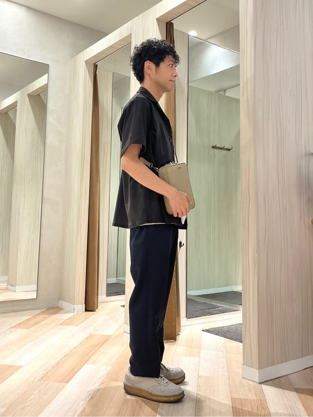 URAさんの「TAKEO KIKUCHI｜【COOL CITY WEAR】エアートール オープンカラーシャツ /接触冷感・通気性」を使ったコーディネート
