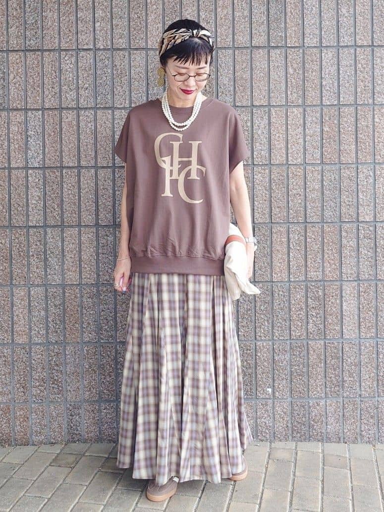 MUTSUKOさんの「UNTITLED｜【CHIGNON】別注 ミニ裏毛フレンチスリーブプルオーバー」を使ったコーディネート