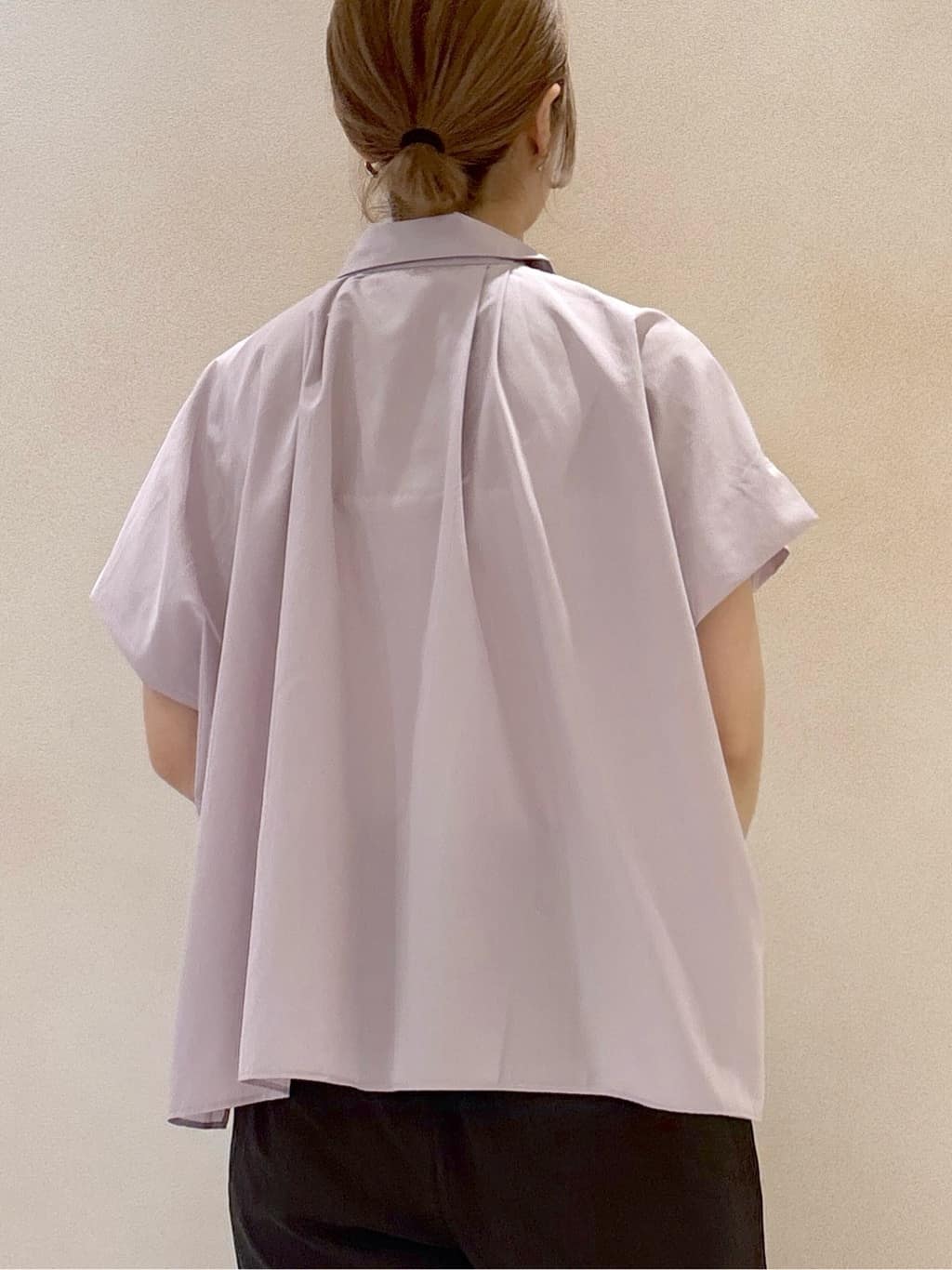 みかんさんの「OPAQUE.CLIP｜《andGIRL掲載》リラクシーシャツ【洗濯機洗い可】」を使ったコーディネート