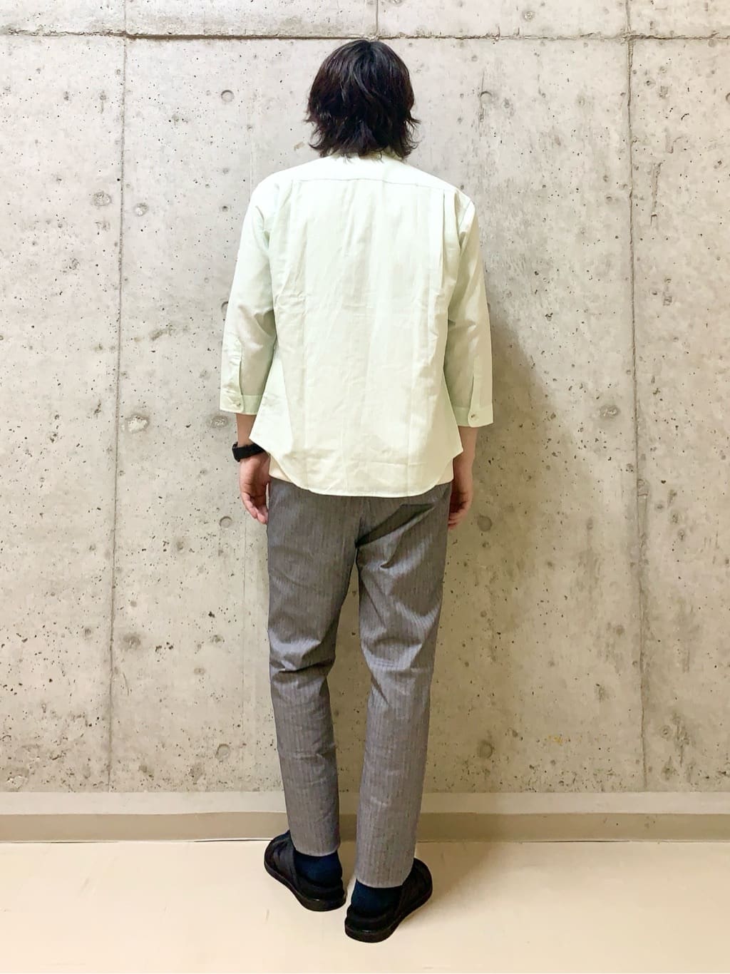 木村剛さんの「TAKEO KIKUCHI｜【Made in JAPAN】播州織 ヘリンボン ストレート パンツ」を使ったコーディネート