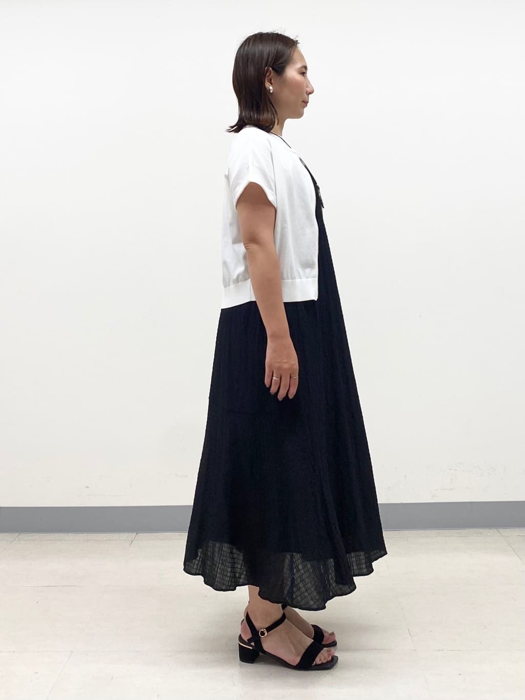 YUKARIさんの「INDIVI｜【UVケア】エアリージョーゼット キャミワンピース」を使ったコーディネート