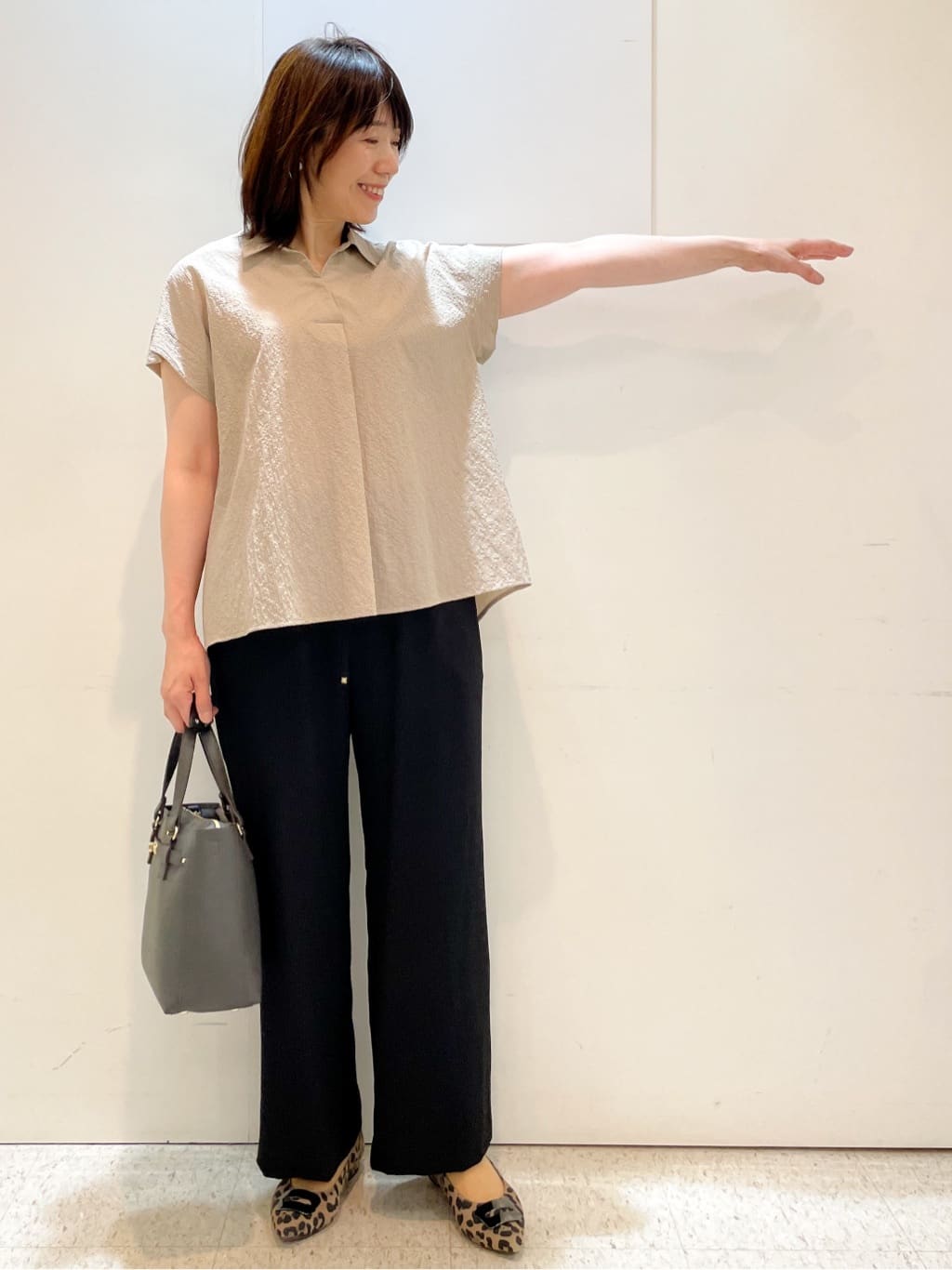 めいさんの「Reflect｜【二の腕さりげなくカバー】シャツ衿オフボディブラウス」を使ったコーディネート
