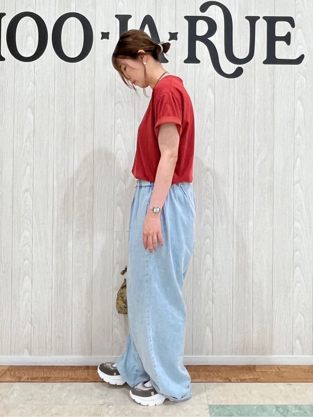 shiiさんの「SHOO･LA･RUE｜【S-LL/ひんやり/UV】選べる6柄でそれぞれ欲しくなる プリントTシャツ」を使ったコーディネート