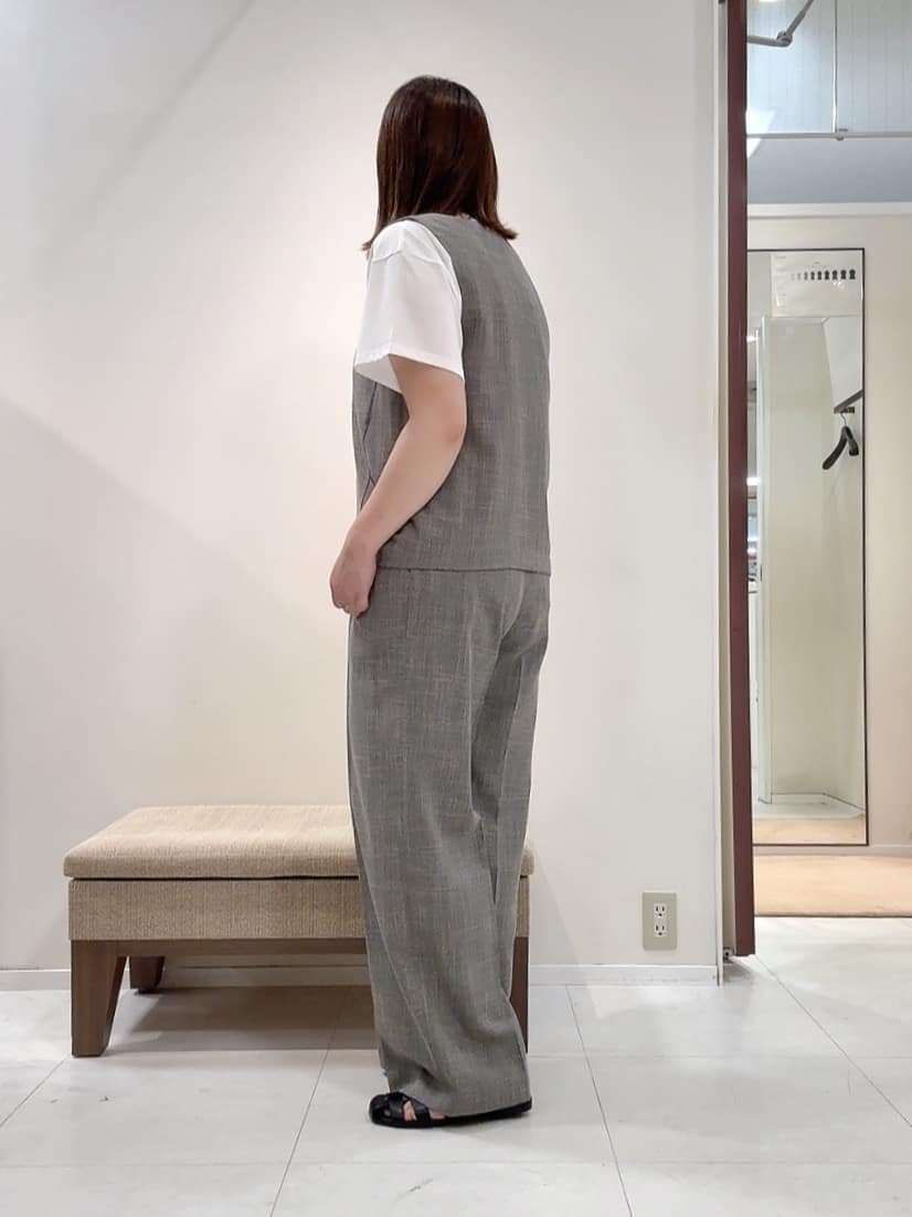 YUIさんの「UNTITLED｜【セットアップ可/洗える】梳毛調合繊2タックワイドパンツ」を使ったコーディネート