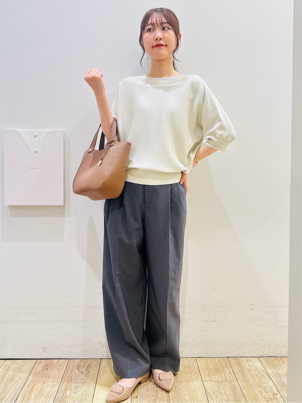 MOMOさんの「index｜《5色展開》前後2WAY ドルマンスリーブニット【UVケア／抗ピル／洗濯機洗い可】」を使ったコーディネート